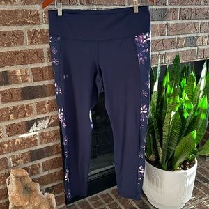 Women’s XL under armor compression, yoga pants.